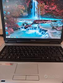 Notebook Laptop TOSHIBA SATELLITE L40-14F