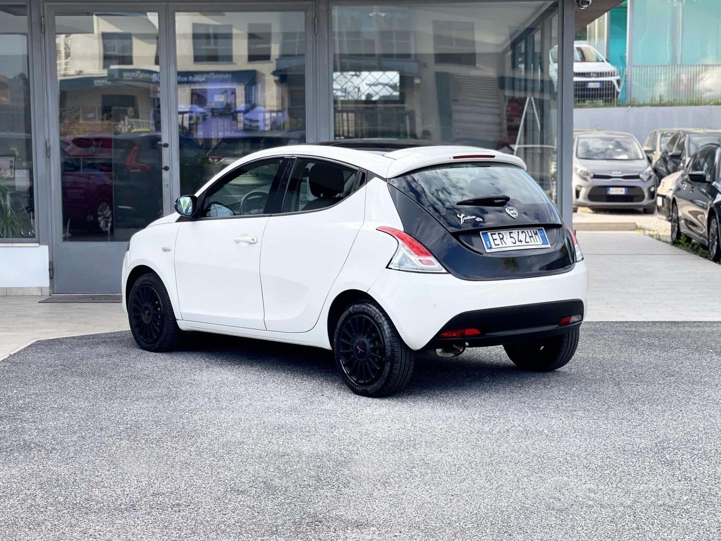 Lancia Ypsilon 2013 photo 4