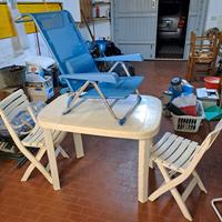 Tavolino sedie e spiaggina