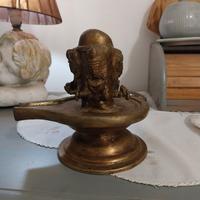 Statua Lingam di Shiva fatta a mano