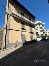 CASA SEMINDIPENDENTE A AFRAGOLA