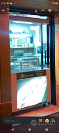 Vetrina crepes con luci