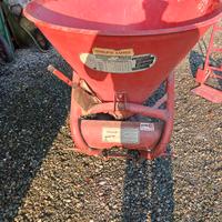 Spandiconcime Cosmo L.500