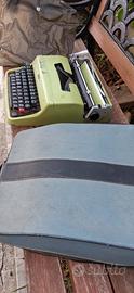 Macchina da scrivere Olivetti Lettera 32