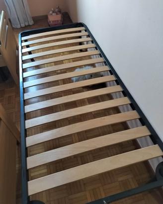 Reti con doghe in legno e materassi