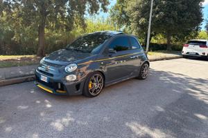 Abarth 595 2018 tenuta da appassionato