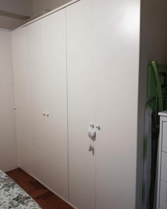 armadio angolare con cassettiera prezzo trattabile