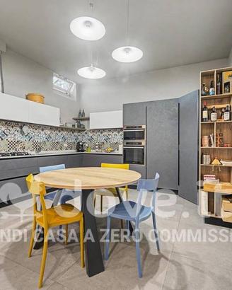 Villetta a schiera di 223 m² con più di 5 locali a