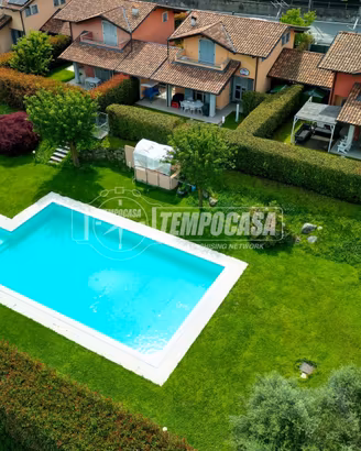 VILLA CON GIARDINO