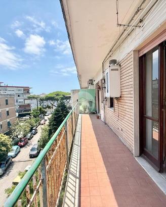 2 LOCALI A NAPOLI