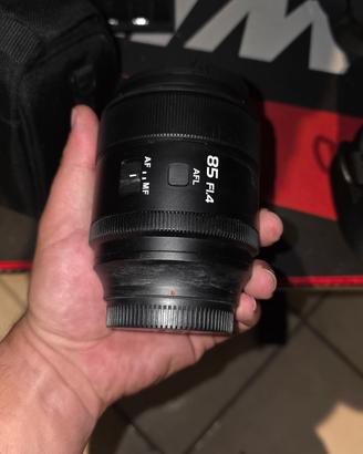 Sirui Aurora 85mm f/1.4 AF  Sony FE  Pari al nuovo