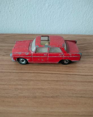 Modellino Dinky Toys 536 - Peugeot 404 berlina