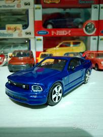 Modellino Ford Mustang GT Bburago 1/43