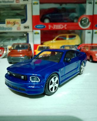 Modellino Ford Mustang GT Bburago 1/43