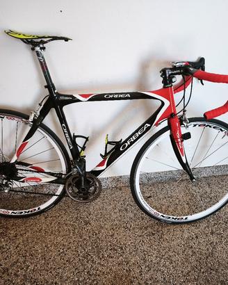 bici da corsa full carbon 