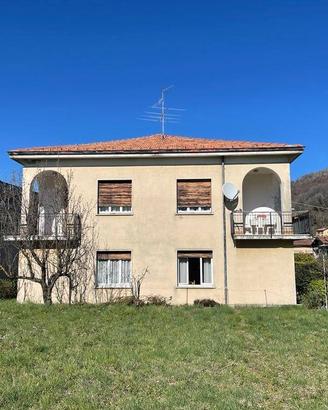 Villa di 235 m² con più di 5 locali e box auto dop