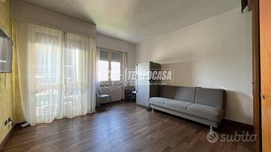 TRILOCALE AMPIO E LUMINOSO