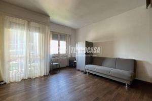 TRILOCALE AMPIO E LUMINOSO