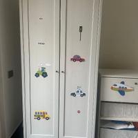 Mobile cameretta e piccola cassettiera