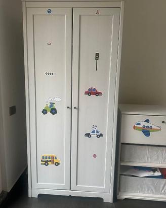 Mobile cameretta e piccola cassettiera