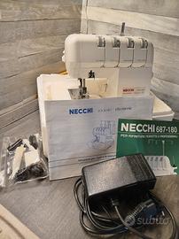 Macchina per cucire Necchi con accessori