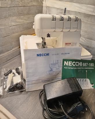 Macchina per cucire Necchi con accessori