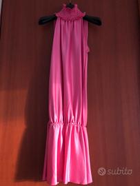 Vestito smanicato fucsia lungo