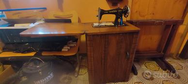 macchina da cucire Singer con mobiletto 