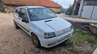 Renault Clio 1.8 16v