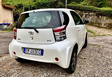 TOYOTA iQ - 2013