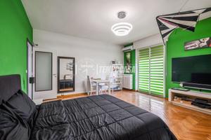 Trilocale con Balcone in zona Piazzale Udine - Mil