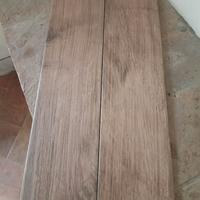 Mattonelle gres effetto legno