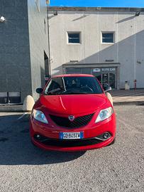 Lancia ypsilon 1.0 hybrid ecochic