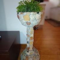 Colonna in pietra porta pianta