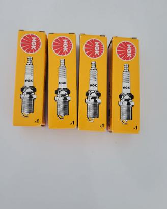 NGK 2412 BP7ES Candele accensione 4 Pezzi