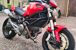 Ducati Monster 696+