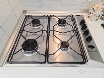 Piano cottura a gas Indesit 4 fuochi 
