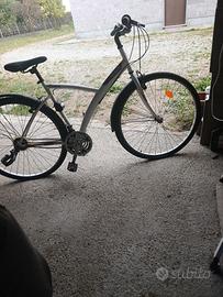 Btwin 3 tutta da sistemare  leggere 