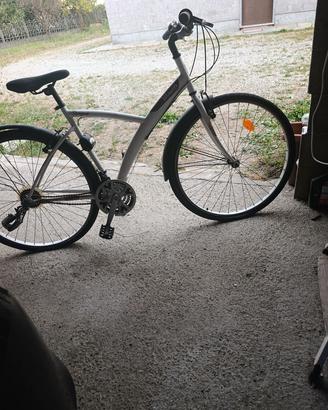 Btwin 3 tutta da sistemare  leggere 