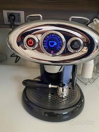 Macchinetta Illy 60 euro. Mokona 40 euro