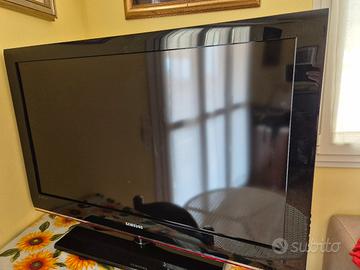 TV samsung 39 pollici, schermo 89 x 50, base 58 x