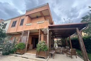 5 LOCALI A VILLAPIANA