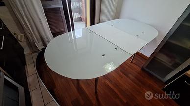 Tavolo da pranzo in vetro
