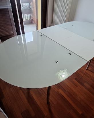 Tavolo da pranzo in vetro