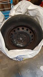 nr 4 cerchioni con pneumatici Toyota Yaris