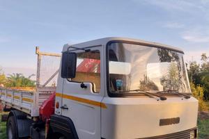 nissan con gru fssi F40
