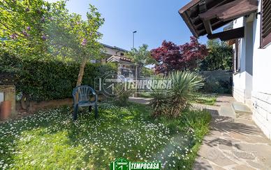 VILLA SINGOLA CON AMPI SPAZI E GRANDE POTENZIALE A