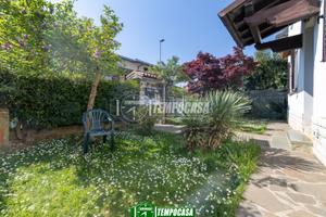 VILLA SINGOLA CON AMPI SPAZI E GRANDE POTENZIALE A