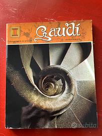 Gaudí: 150 fotografie