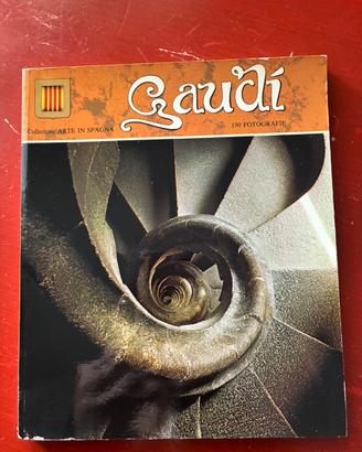 Gaudí: 150 fotografie